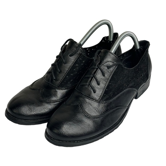 Mark & Maddux Black Wing Tip Lace Up Vegan Leather Perforated Suede Side Loafer - Picture 5 of 9